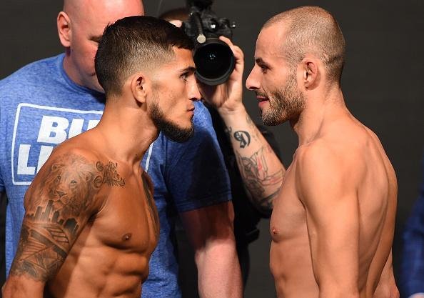 Peso-mosca (at 57,2kg*): Sergio Pettis (57,2kg) x Chris Kelades (57,2kg)