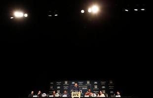 Encaradas agitam coletiva do UFC 200 em Nova York - Luzes sobre as estrelas no Madison Square Garden