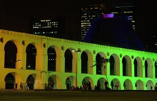 Arcos da Lapa, no Rio de Janeiro, foram iluminados