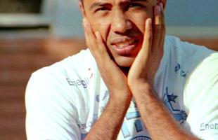 O zagueiro Gilmar no era titular absoluto, mas tambm foi importante na campanha do ttulo da Copa do Brasil de 96