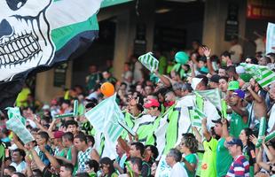 Lance do confronto de ida da final do Campeonato Mineiro entre Amrica e Atltico