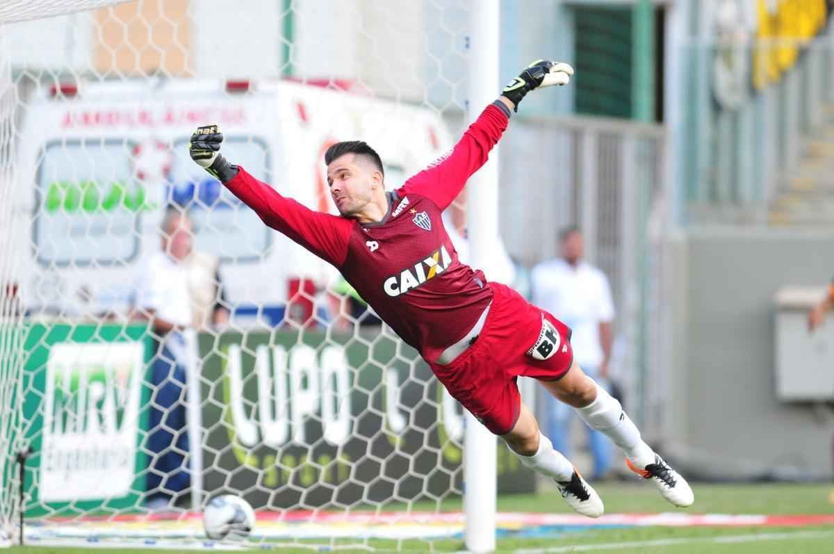 Lance do confronto de ida da final do Campeonato Mineiro entre Amrica e Atltico