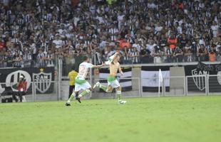 Fotos da comemorao de Danilo, heri da grande deciso do Mineiro