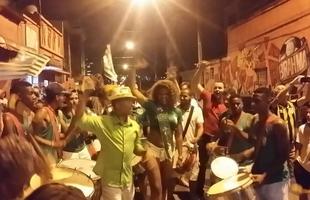 Confira a festa dos torcedores do Amrica na chegada do time ao Independncia