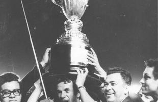 Muitos treinadores que comandaram o Atltico tambm passaram pelo So Paulo. Mas o mais lembrado  Tel Santana, campeo brasileiro com o Galo em 1971 e bicampeo da Libertadores e do Mundial  com o So Paulo nos anos de 1992 e 1993.