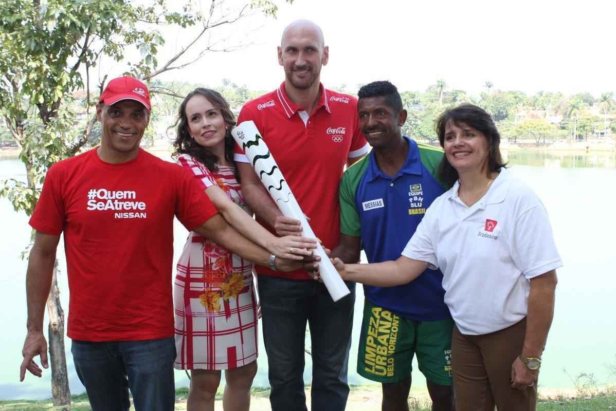 Tocha Olmpica emociona ex-atletas que participao de revezamento em Belo Horizonte