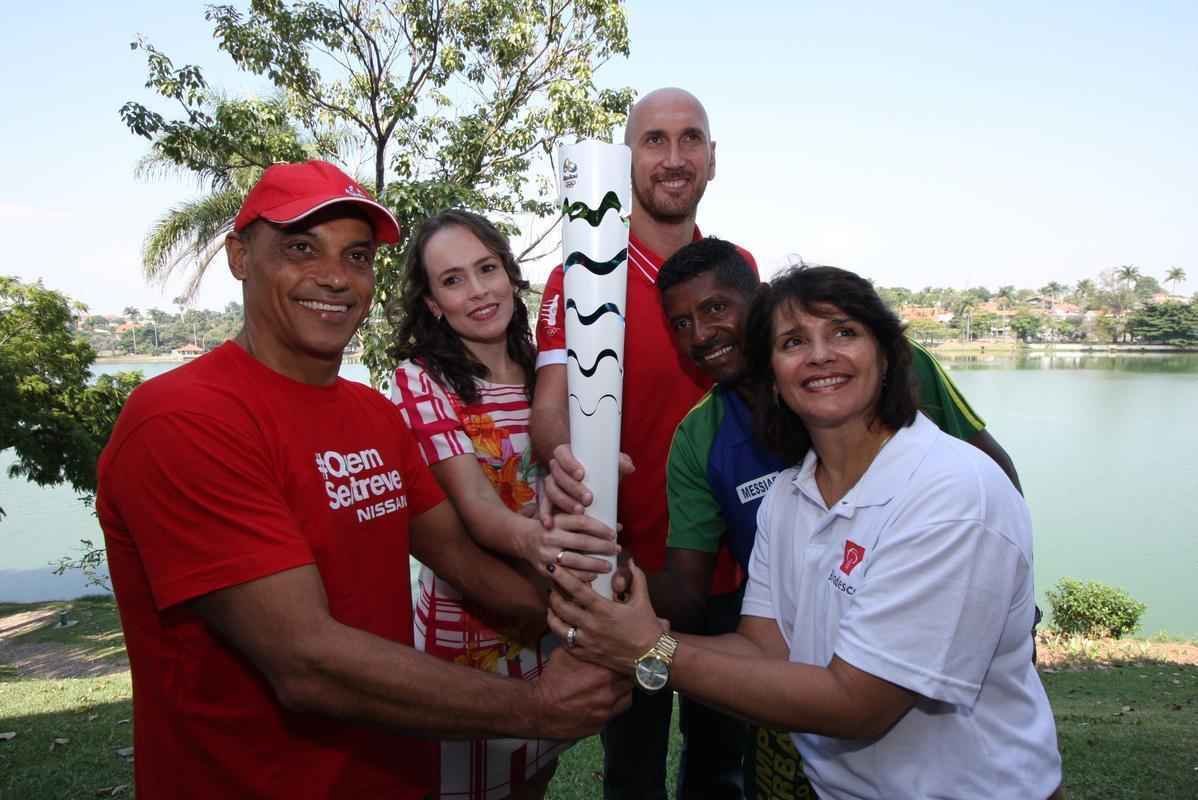 Tocha Olmpica emociona ex-atletas que participao de revezamento em Belo Horizonte