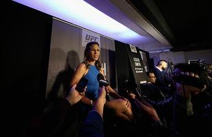 Encaradas dos astros do UFC 198 no Media Day - Leslie Smith, rival de Cyborg, na coletiva