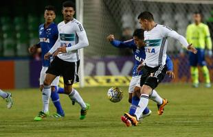 Imagens da partida entre Coritiba e Cruzeiro, no Couto Pereira, em Curitiba, pela primeira rodada do Campeonato Brasileiro