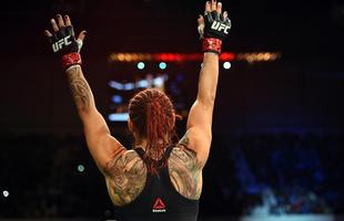 Fotos da vitria de Cris Cyborg em sua estreia no UFC