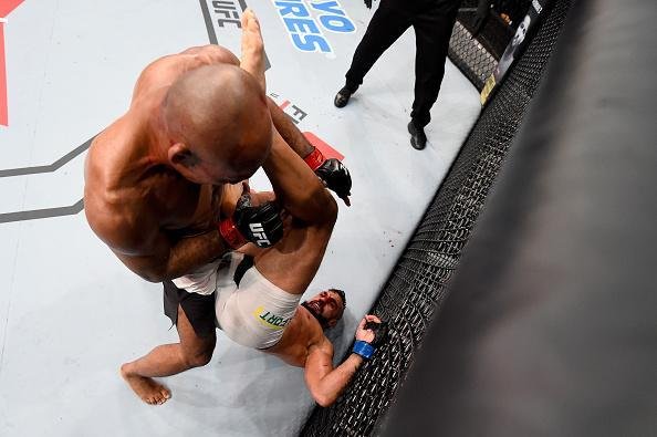 Imagens da vit�ria arrasadora de Jacar� sobre Belfort