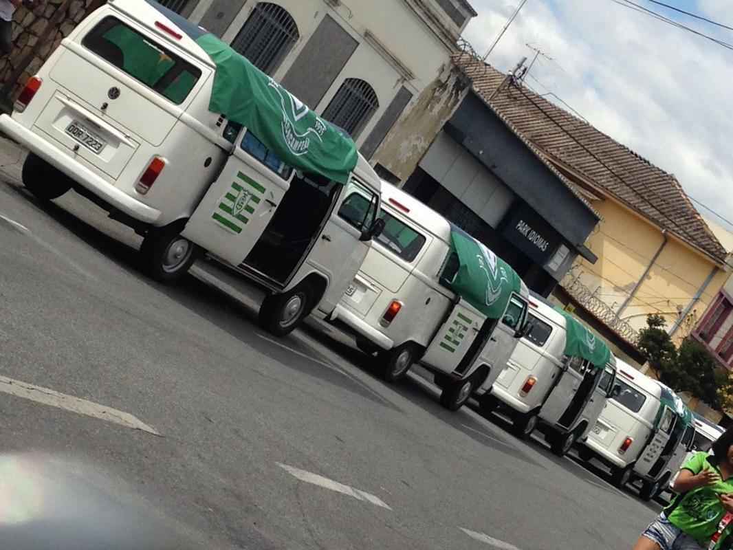 Em ao de marketing promovida pelo Amrica e pela Ambev, Kombis levaram torcedores do clube ao Independncia, neste domingo, para a estreia do time no Brasileiro contra o Fluminense