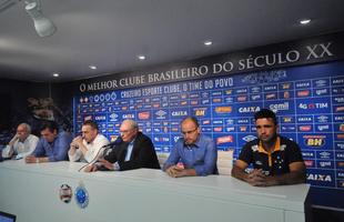 Portugus Paulo Bento foi apresentado nesta segunda-feira como novo treinador do Cruzeiro