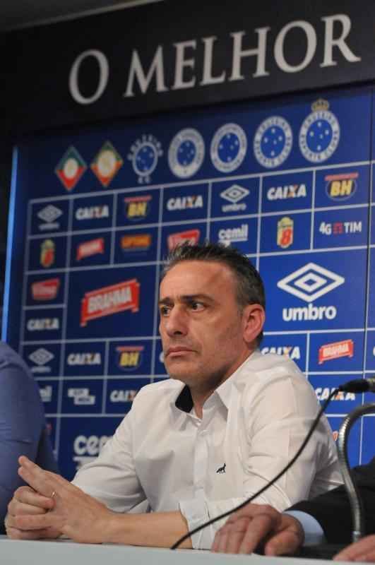 Portugus Paulo Bento foi apresentado nesta segunda-feira como novo treinador do Cruzeiro
