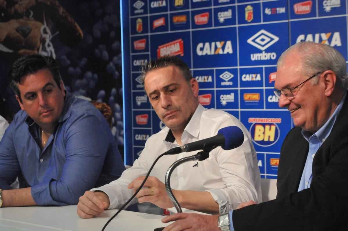 Portugus Paulo Bento foi apresentado nesta segunda-feira como novo treinador do Cruzeiro