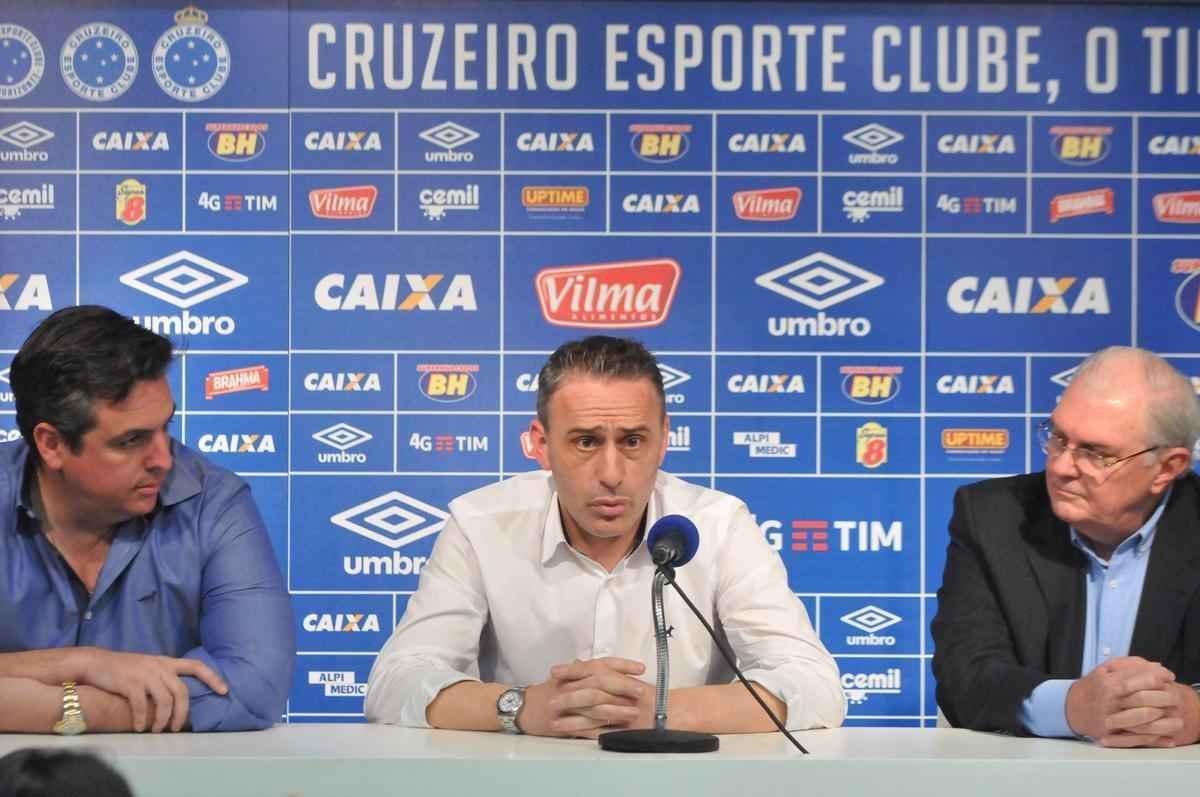 Portugus Paulo Bento foi apresentado nesta segunda-feira como novo treinador do Cruzeiro
