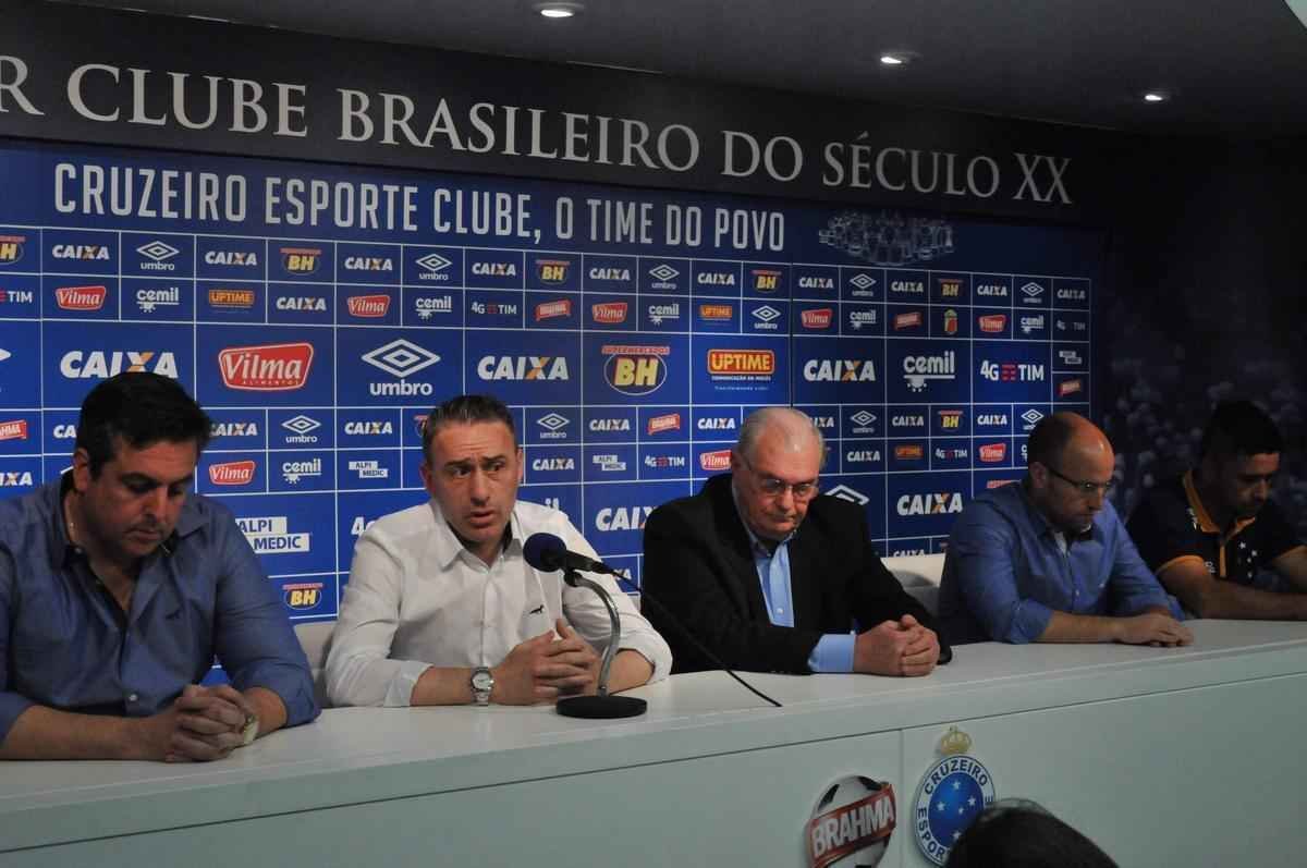 Portugus Paulo Bento foi apresentado nesta segunda-feira como novo treinador do Cruzeiro