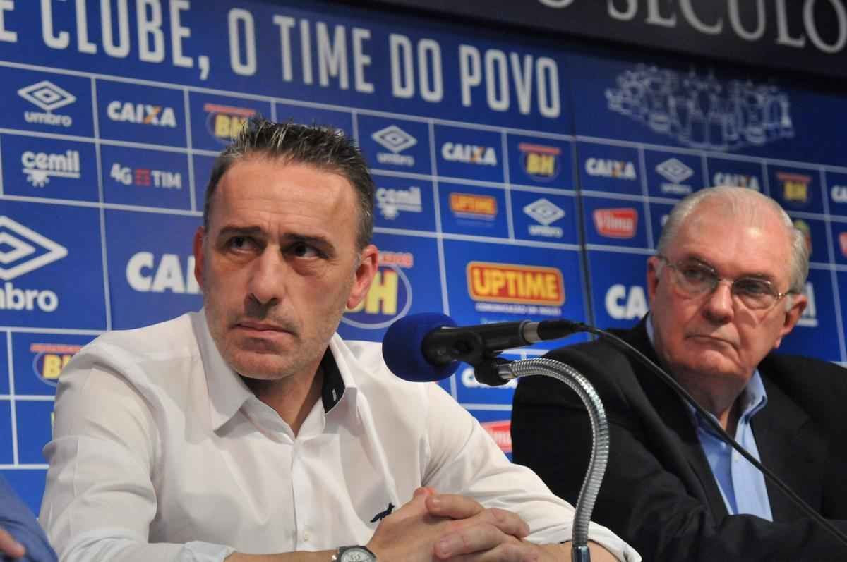 Portugus Paulo Bento foi apresentado nesta segunda-feira como novo treinador do Cruzeiro