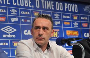 Portugus Paulo Bento foi apresentado nesta segunda-feira como novo treinador do Cruzeiro