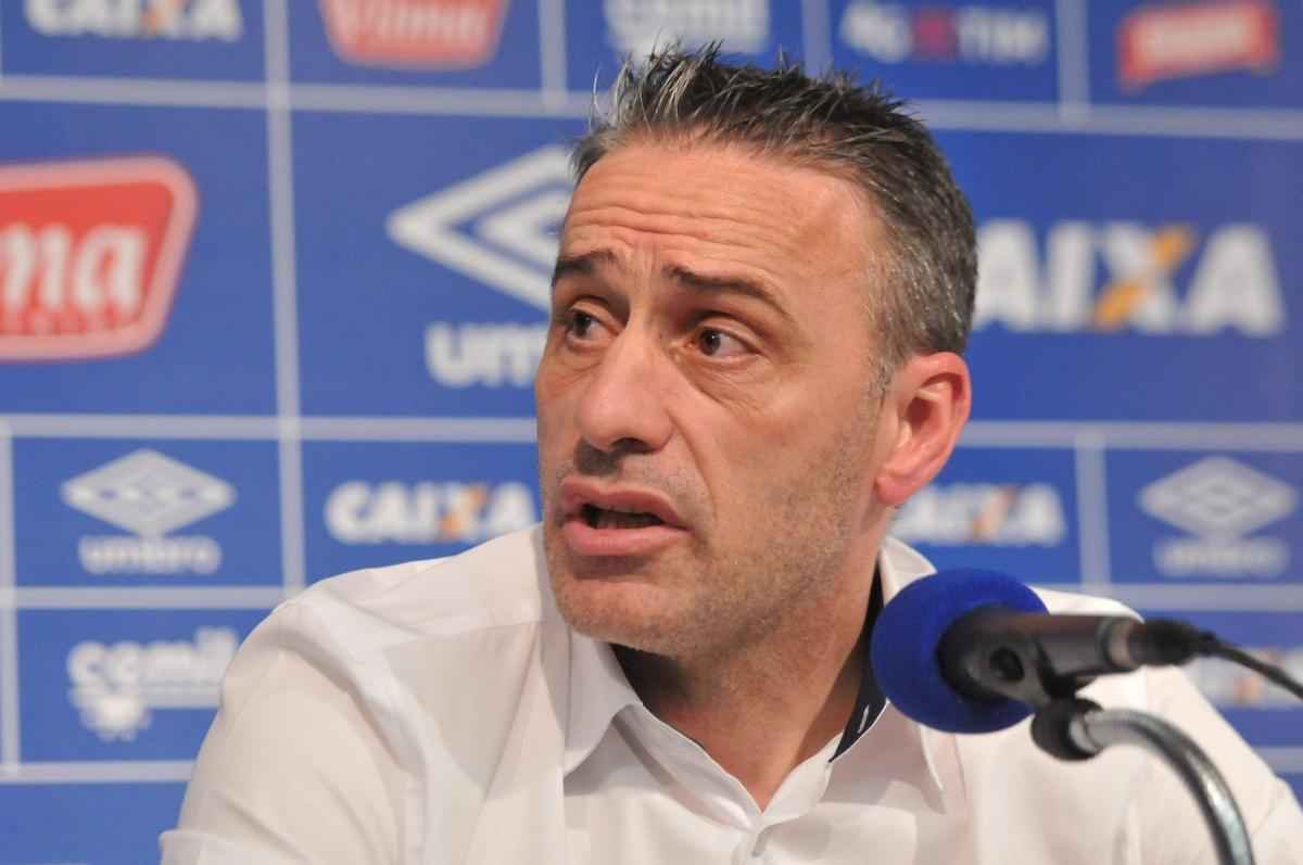 Portugus Paulo Bento foi apresentado nesta segunda-feira como novo treinador do Cruzeiro