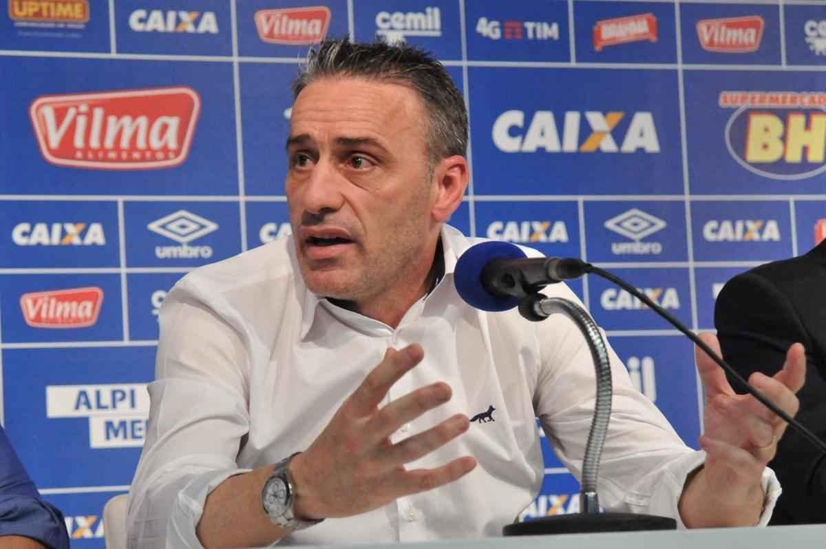 Portugus Paulo Bento foi apresentado nesta segunda-feira como novo treinador do Cruzeiro