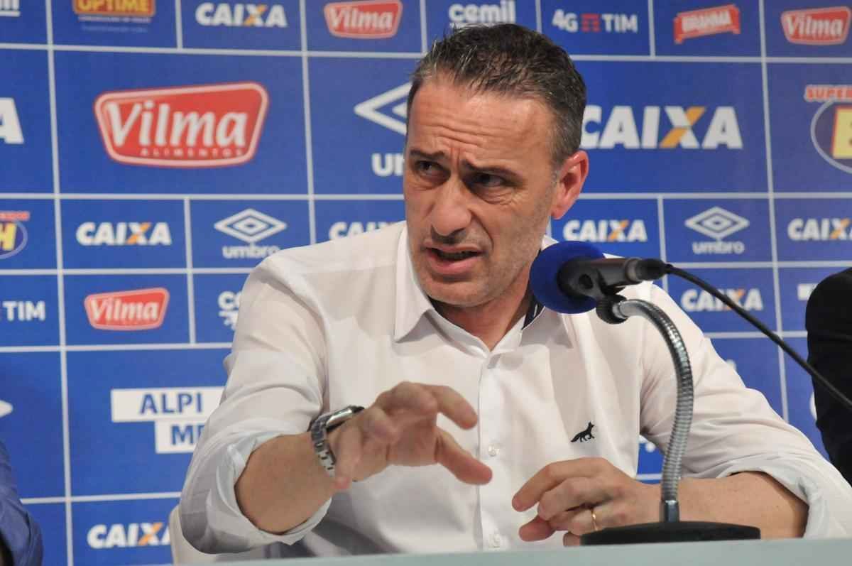 Portugus Paulo Bento foi apresentado nesta segunda-feira como novo treinador do Cruzeiro