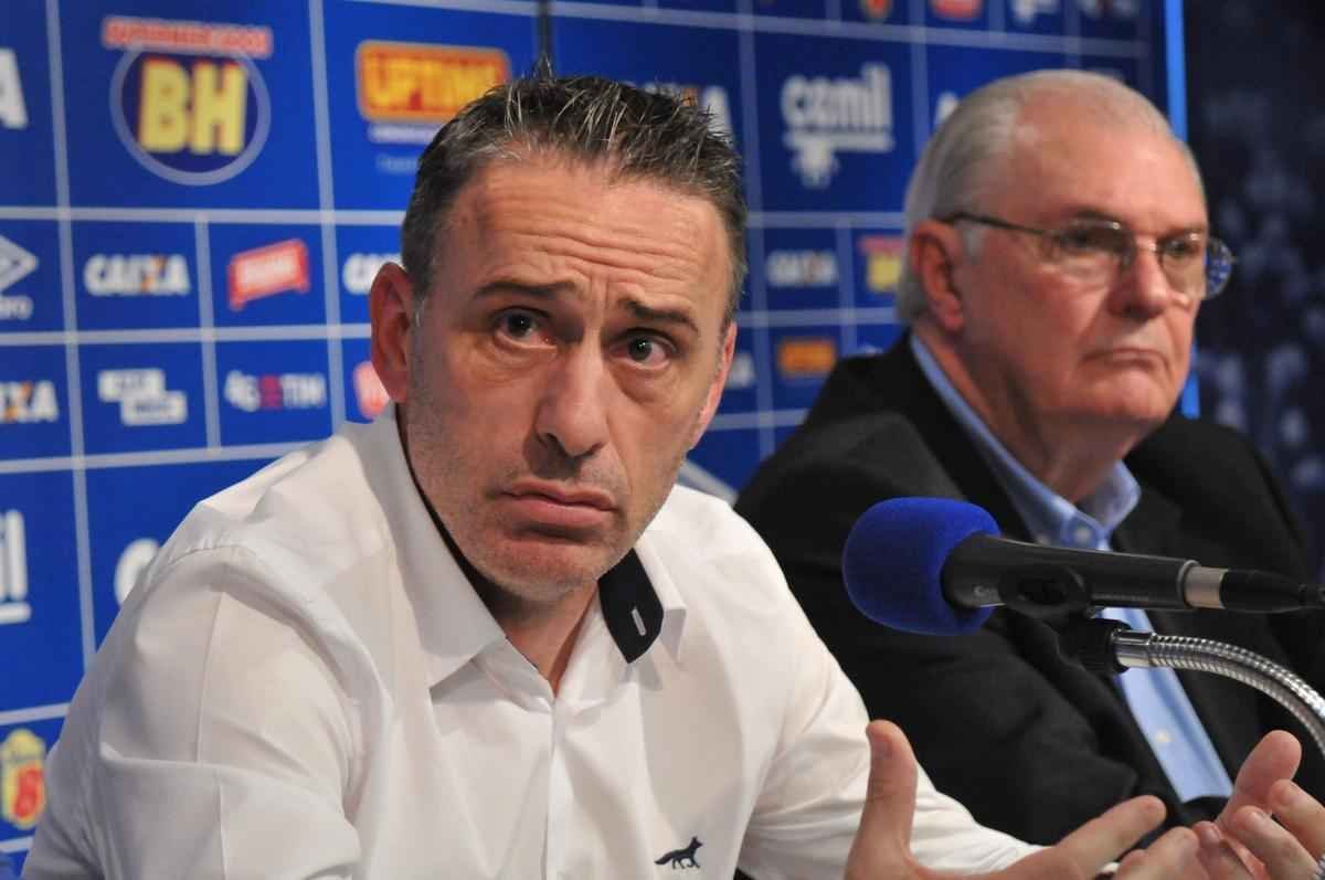 Portugus Paulo Bento foi apresentado nesta segunda-feira como novo treinador do Cruzeiro