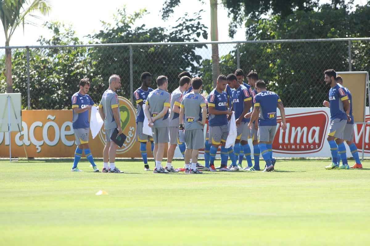 Imagens do primeiro treino de Paulo Bento na Toca da Raposa II