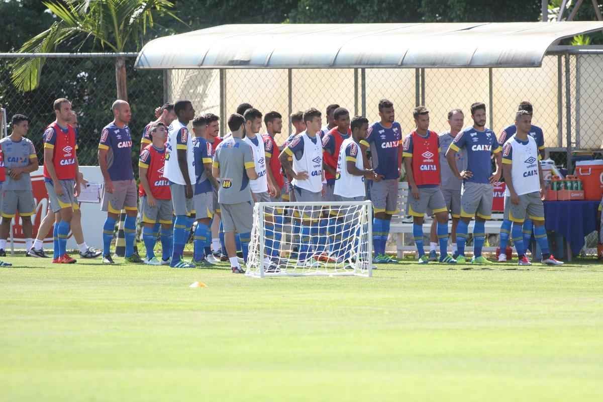 Imagens do primeiro treino de Paulo Bento na Toca da Raposa II