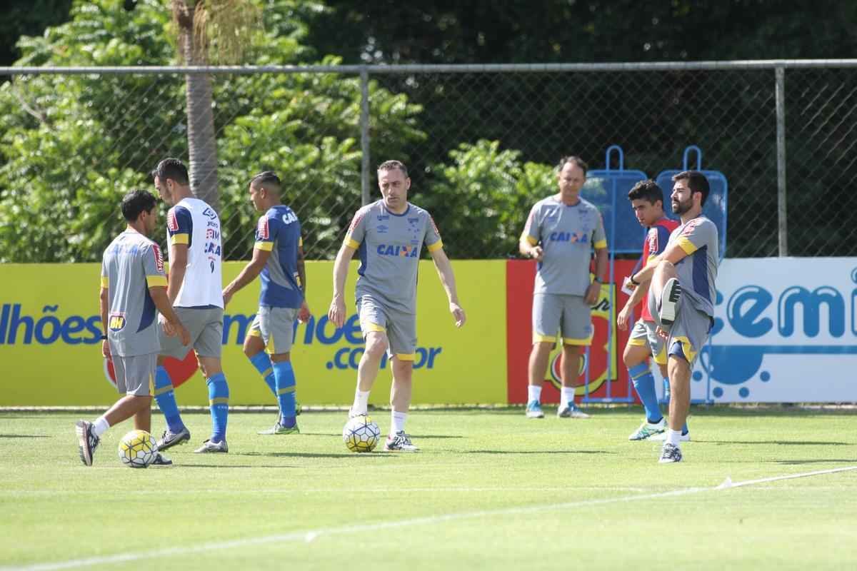 Imagens do primeiro treino de Paulo Bento na Toca da Raposa II