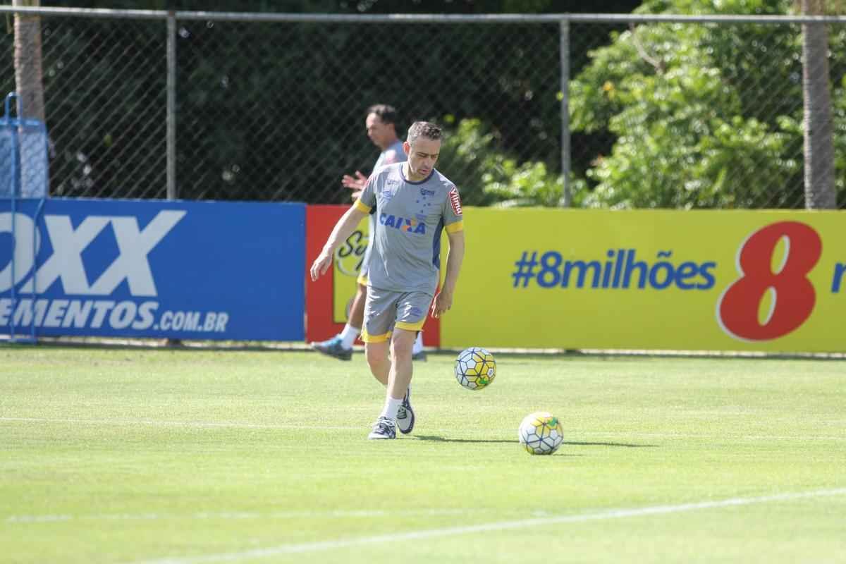 Imagens do primeiro treino de Paulo Bento na Toca da Raposa II