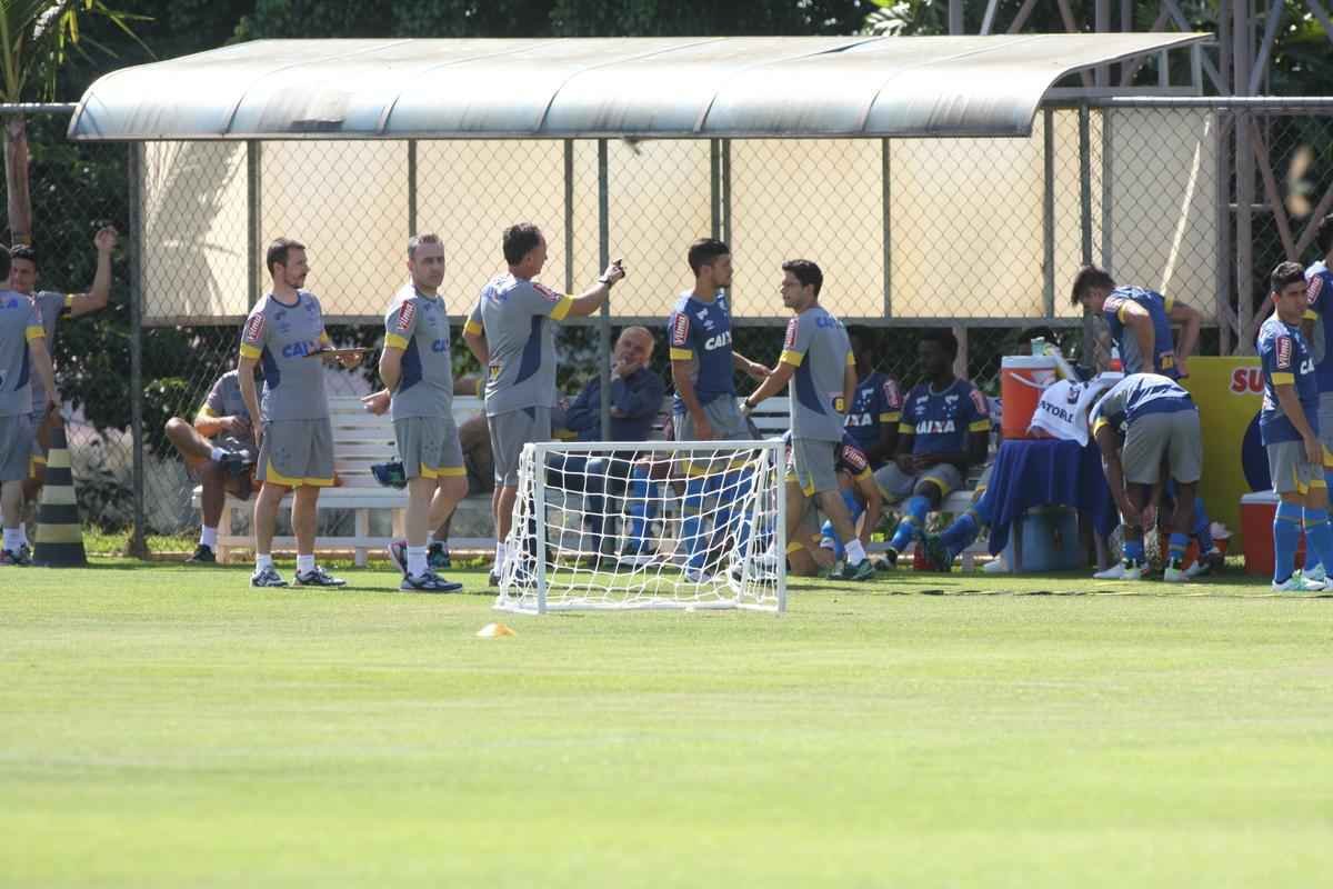 Imagens do primeiro treino de Paulo Bento na Toca da Raposa II