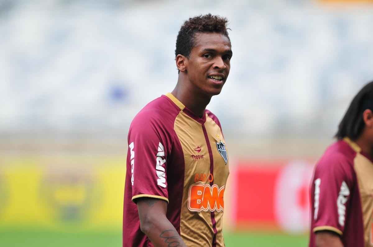 J foi o nome da ltima partida entre Atltico e So Paulo no Independncia, pela Libertadores. Ele marcou trs gols no Tricolor, garantindo a classificao alvinegra. Em 2015, o atacante foi vendido ao Al-Shabab, dos Emirados rabes, e hoje est no Jiangsu Suning, da China. 