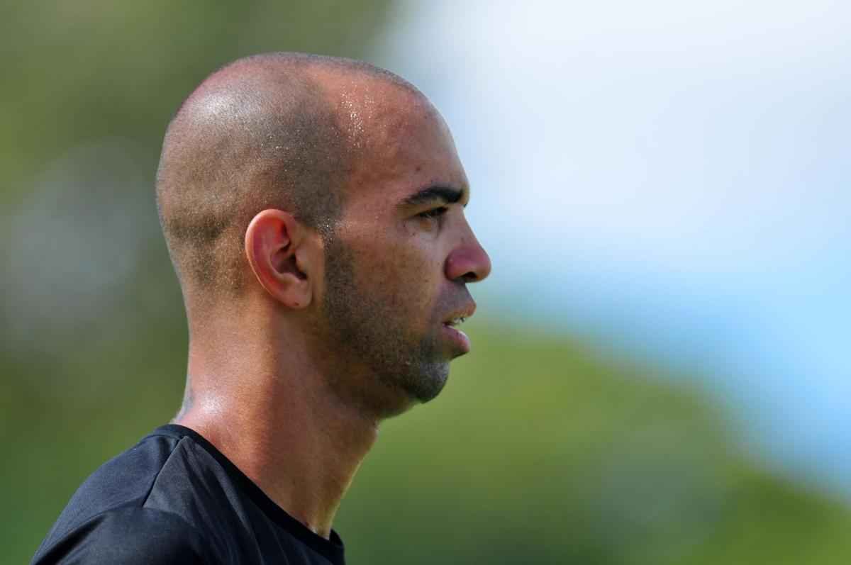 Diego Tardelli est no Shandong Luneng, da China. Ele marcou um dos gols daquela goleada sobre o Tricolor no Independncia. Considerados um dos maiores dolos da histria alvinegra, Tardelli foi um dos protagonistas das ltimas grandes conquistas do Atltico