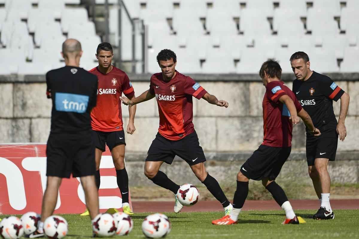Paulo Bento e Cristiano Ronaldo: boa relao desmoronou depois da eliminao de Portugal na primeira fase da Copa do Mundo de 2014