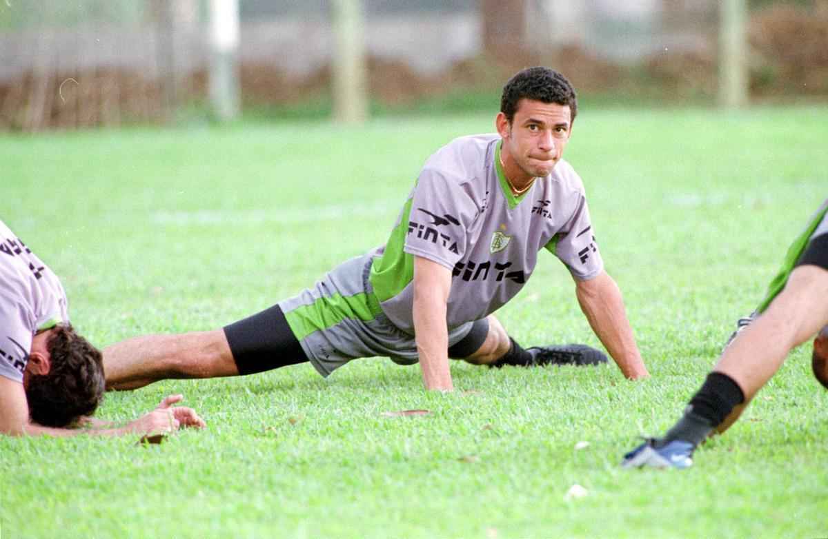 Fred - embora no tenha sido adquirido diretamente ao Amrica, Fred deixou o Lanna Drumond em 2004 para seguir  Toca da Raposa II. O clube ao qual o Cruzeiro pagou um valor no divulgado na ocasio foi o Feyenoord, da Holanda. Pelos times mineiros, Fred marcou mais de 90 gols (36 pelo Amrica e 57 pelo Cruzeiro). Hoje, aos 32 anos, o jogador  a grande estrela do elenco do Fluminense.