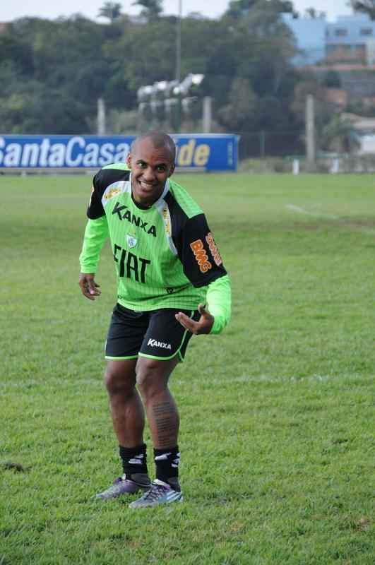 Amaral - a exemplo de Gilson, Amaral se destacou no Amrica e foi para o Cruzeiro em 2012. Suas atuaes sob o comando de Vagner Mancini, contudo, no agradaram a diretoria. Atualmente no Passo Fundo-RS, o volante j passou por Vasco, Grmio, Botafogo, Cricima e Cear.