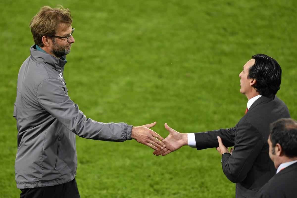 Coke brilhou na vitria do Sevilla sobre o Liverpool. Time espanhol tornou-se o primeiro time a vencer trs vezes seguidas o torneio