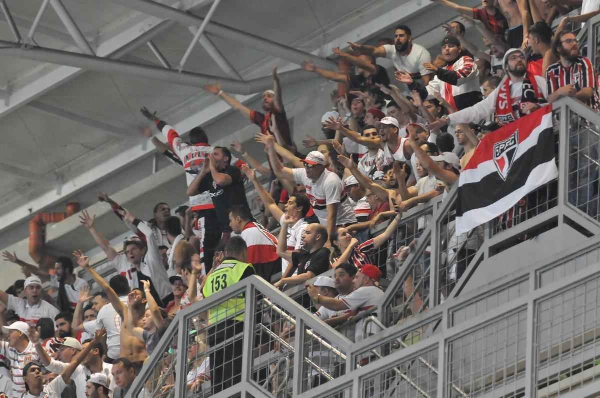 Fotos da torcida do So Paulo no Independncia, em Belo Horizonte, durante duelo contra o Atltico