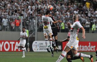 Fotos do primeiro tempo do duelo entre Atltico e So Paulo, no Independncia, pela Libertadores