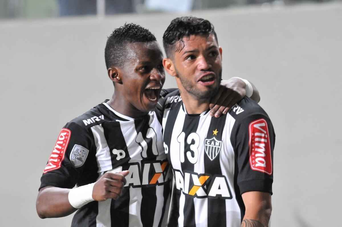 Carlos ampliou para o Atltico no Independncia e fez a festa da torcida