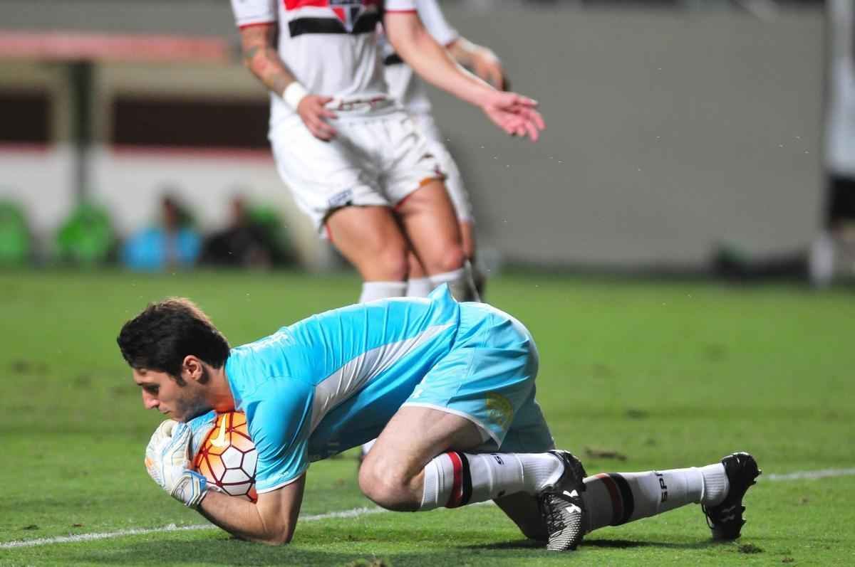 Imagens do segundo tempo da partida entre Atltico e So Paulo, no Independncia, pela Libertadores