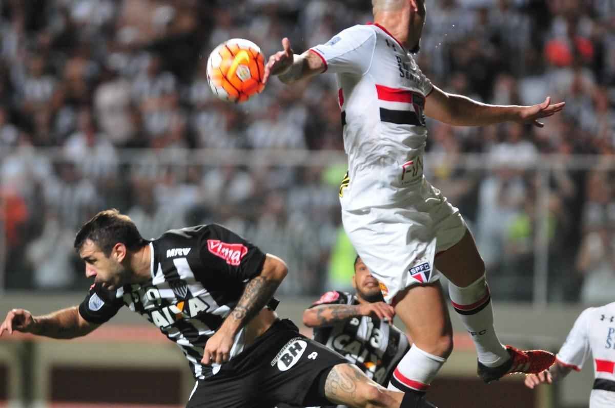 Imagens do segundo tempo da partida entre Atltico e So Paulo, no Independncia, pela Libertadores