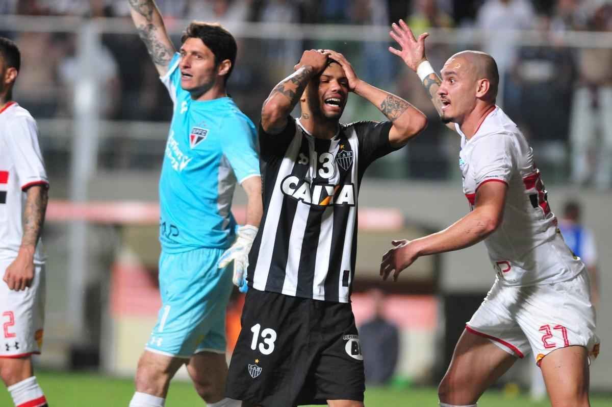 Imagens do segundo tempo da partida entre Atltico e So Paulo, no Independncia, pela Libertadores