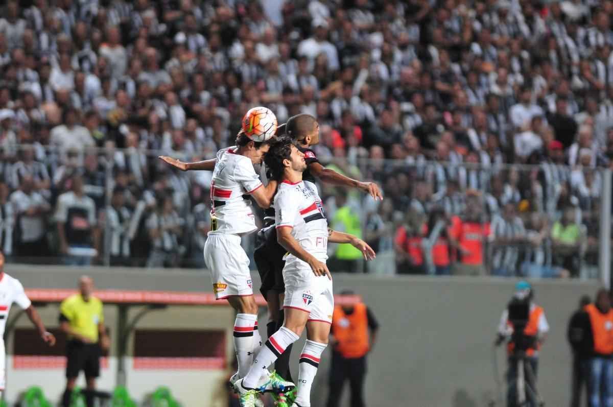 Imagens do segundo tempo da partida entre Atltico e So Paulo, no Independncia, pela Libertadores