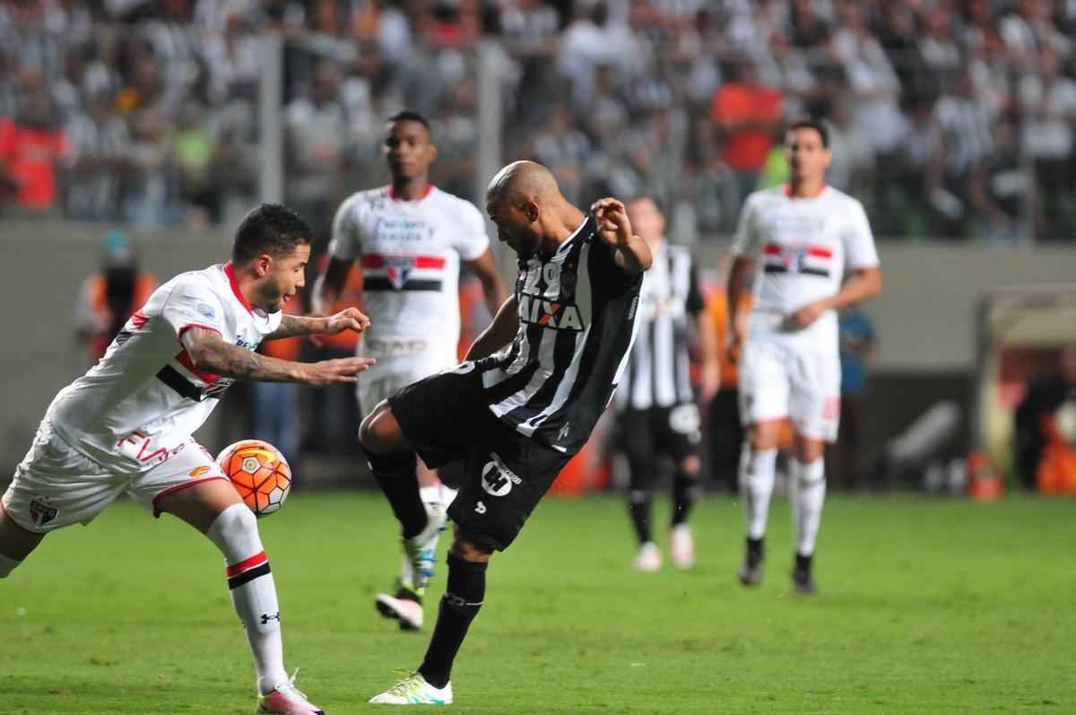 Imagens do segundo tempo da partida entre Atltico e So Paulo, no Independncia, pela Libertadores