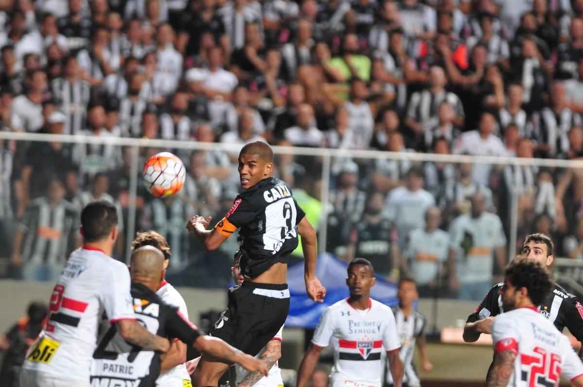 Imagens do segundo tempo da partida entre Atltico e So Paulo, no Independncia, pela Libertadores