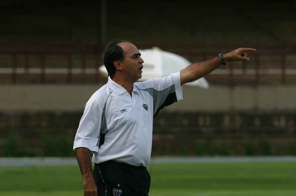 Confira imagens de Marcelo Oliveira em suas vrias passagens como tcnico do Atltico