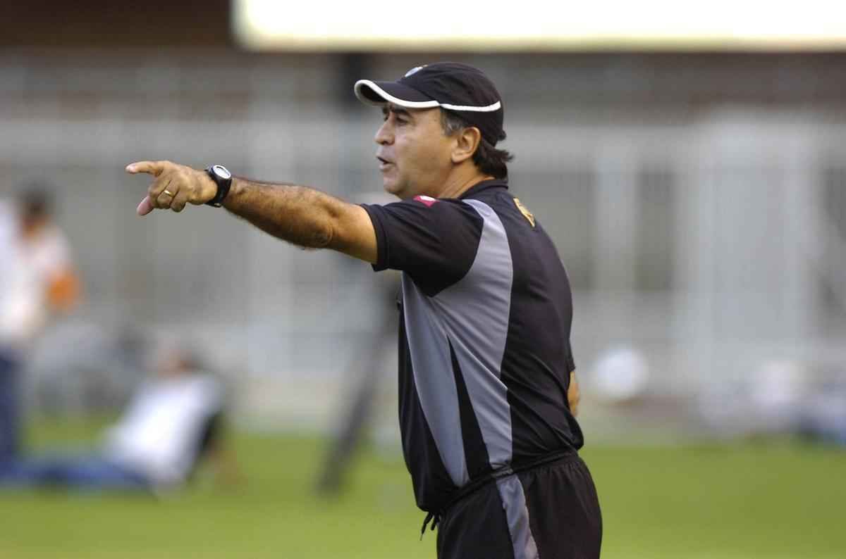 Confira imagens de Marcelo Oliveira em suas vrias passagens como tcnico do Atltico