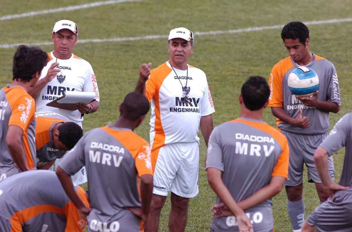 Confira imagens de Marcelo Oliveira em suas vrias passagens como tcnico do Atltico